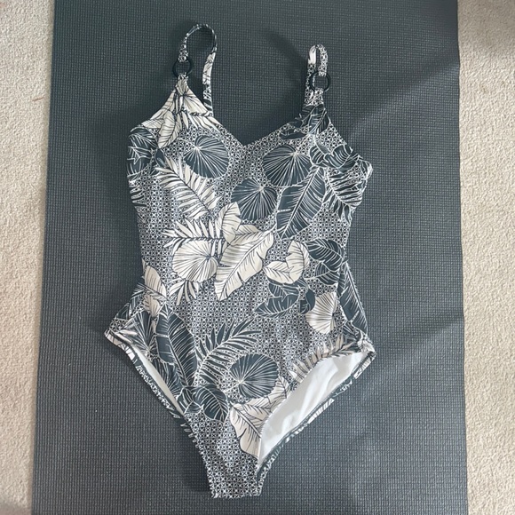 Green Jungle Print Swimsuit - Picture 1 of 7